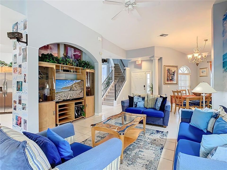 待售: $625,000 (5 贝兹, 4 浴室, 2830 平方英尺)