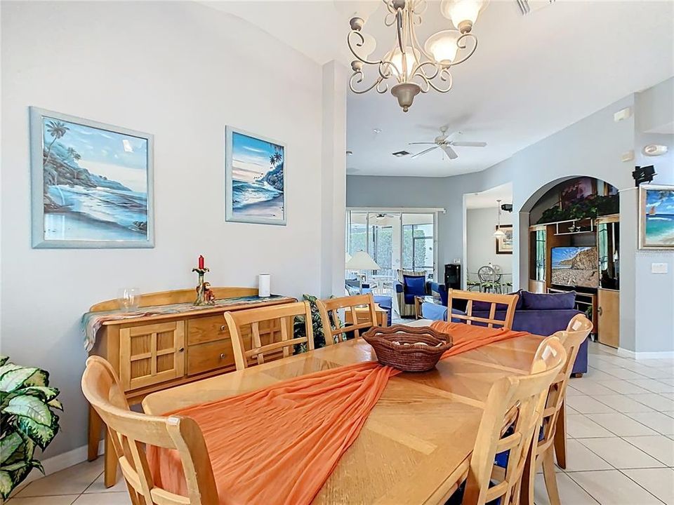 待售: $625,000 (5 贝兹, 4 浴室, 2830 平方英尺)