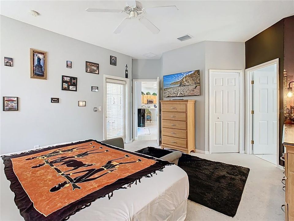 待售: $625,000 (5 贝兹, 4 浴室, 2830 平方英尺)