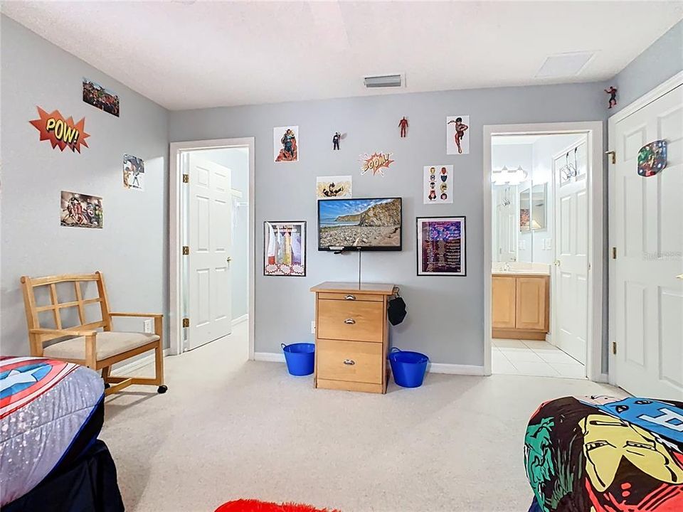 待售: $625,000 (5 贝兹, 4 浴室, 2830 平方英尺)