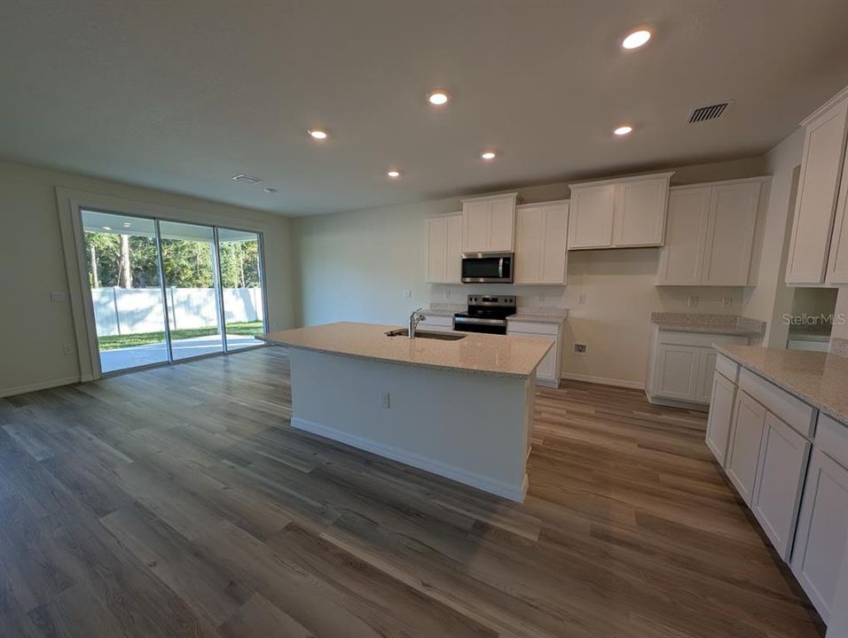 For Rent: $3,200 (5 beds, 3 baths, 2773 Square Feet)