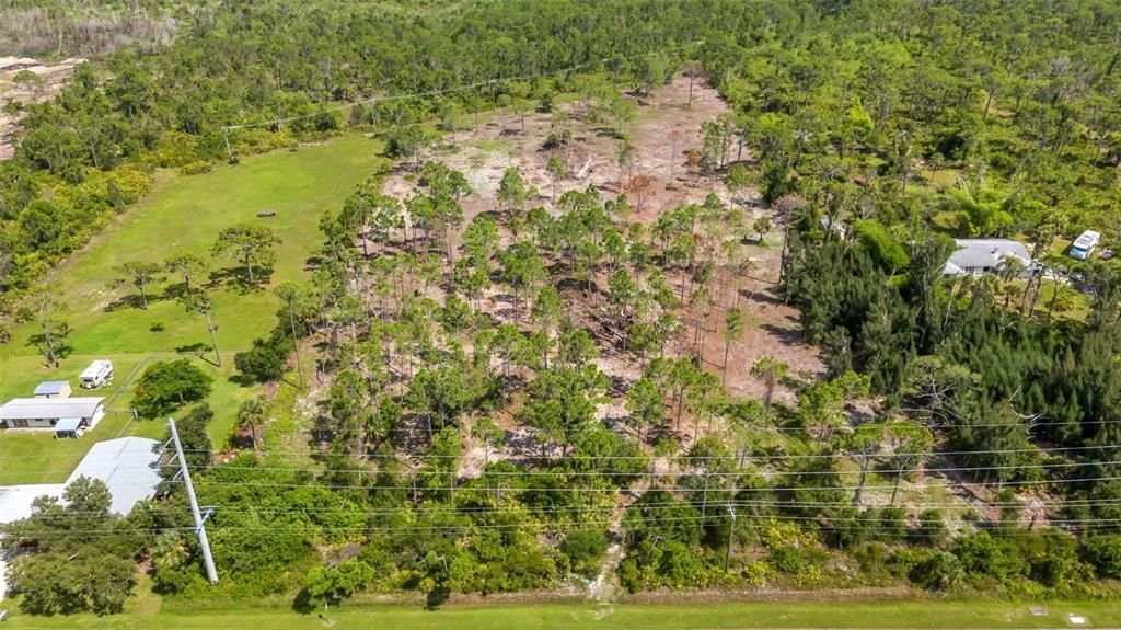 En Venta: $1,590,000 (5.60 acres)