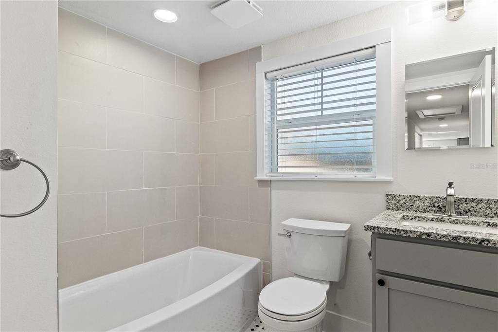 For Sale: $299,000 (3 beds, 2 baths, 1246 Square Feet)