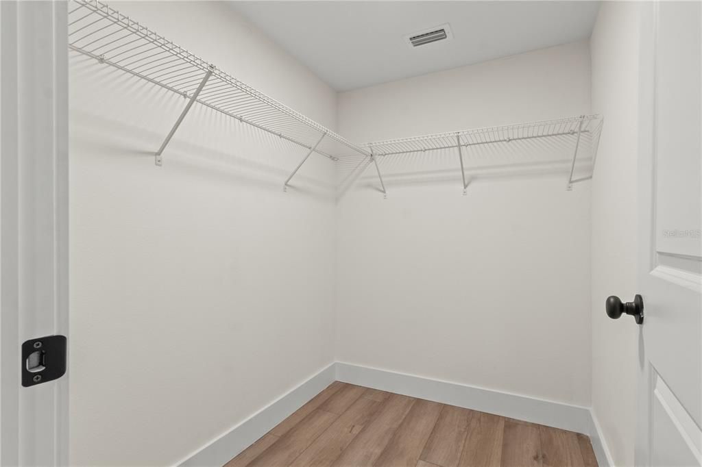 For Sale: $299,000 (3 beds, 2 baths, 1246 Square Feet)