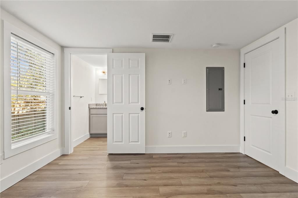 For Sale: $299,000 (3 beds, 2 baths, 1246 Square Feet)