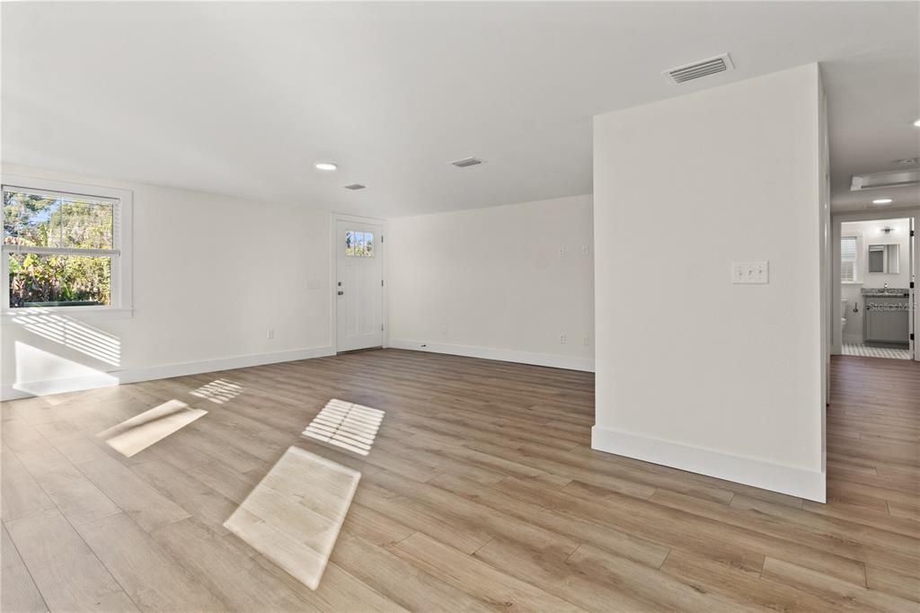 For Sale: $299,000 (3 beds, 2 baths, 1246 Square Feet)