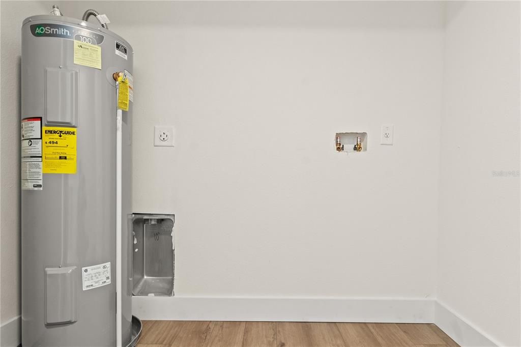 For Sale: $299,000 (3 beds, 2 baths, 1246 Square Feet)