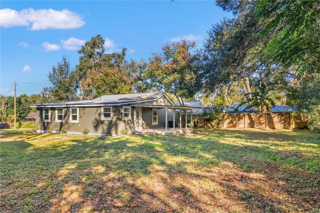 For Sale: $299,000 (3 beds, 2 baths, 1246 Square Feet)