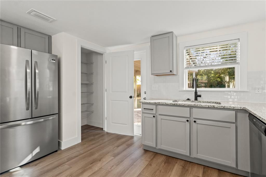 For Sale: $299,000 (3 beds, 2 baths, 1246 Square Feet)