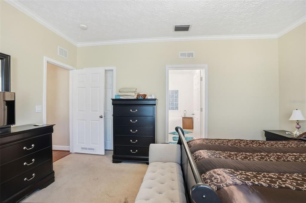 For Sale: $495,000 (5 beds, 3 baths, 2832 Square Feet)