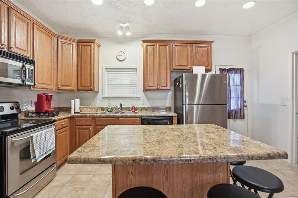 For Sale: $495,000 (5 beds, 3 baths, 2832 Square Feet)