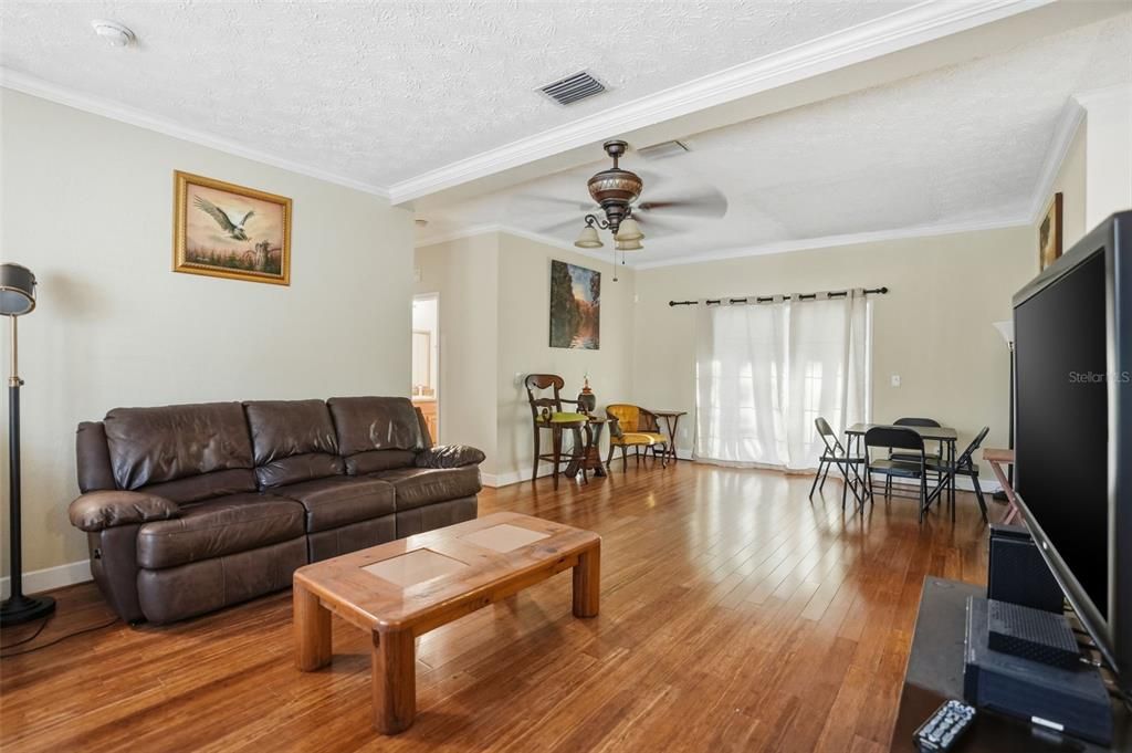 For Sale: $495,000 (5 beds, 3 baths, 2832 Square Feet)