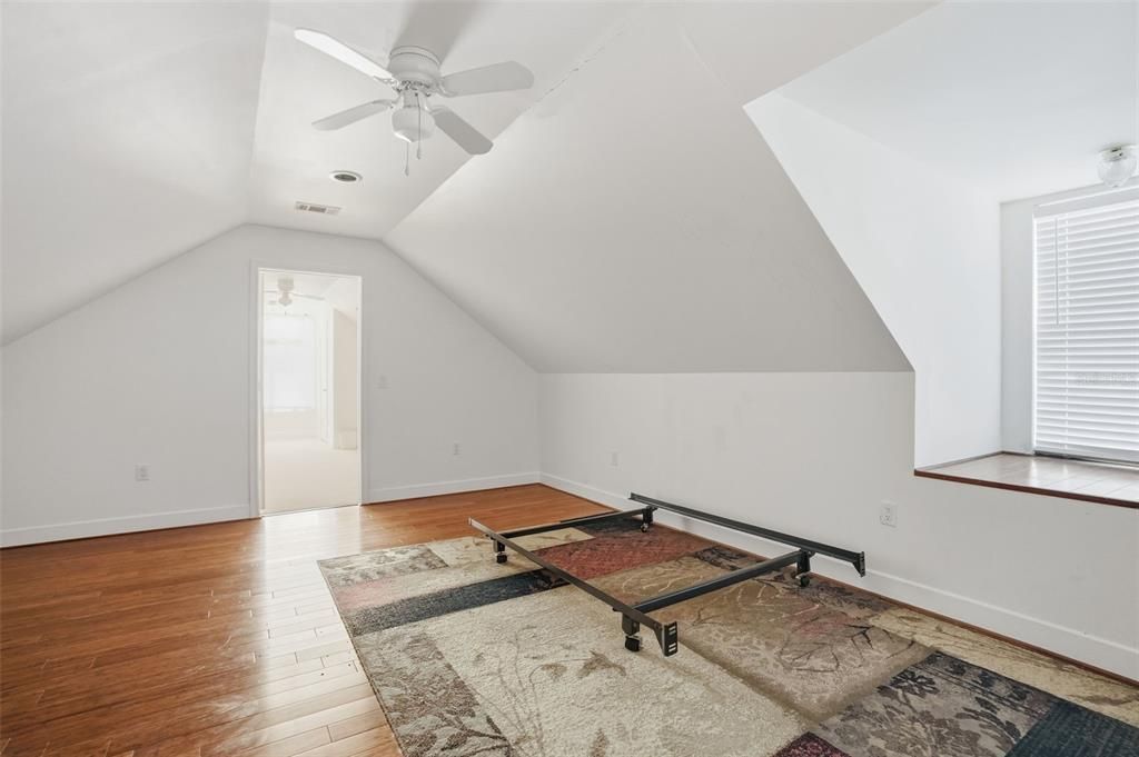 For Sale: $495,000 (5 beds, 3 baths, 2832 Square Feet)