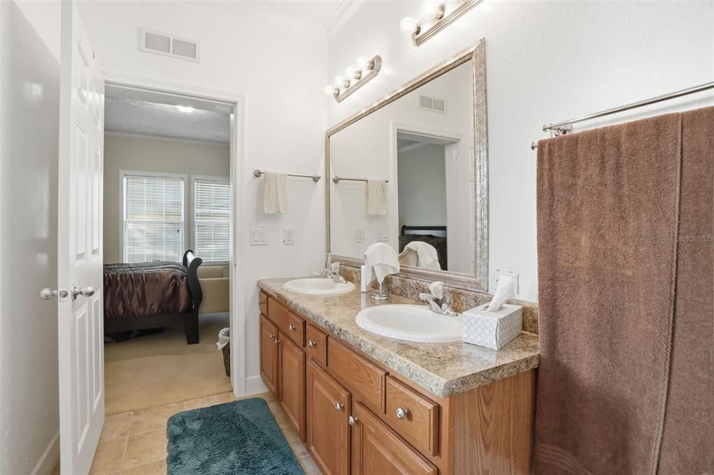 For Sale: $495,000 (5 beds, 3 baths, 2832 Square Feet)