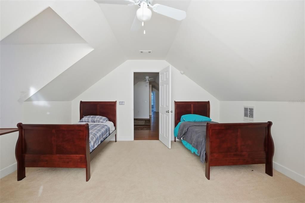 For Sale: $495,000 (5 beds, 3 baths, 2832 Square Feet)