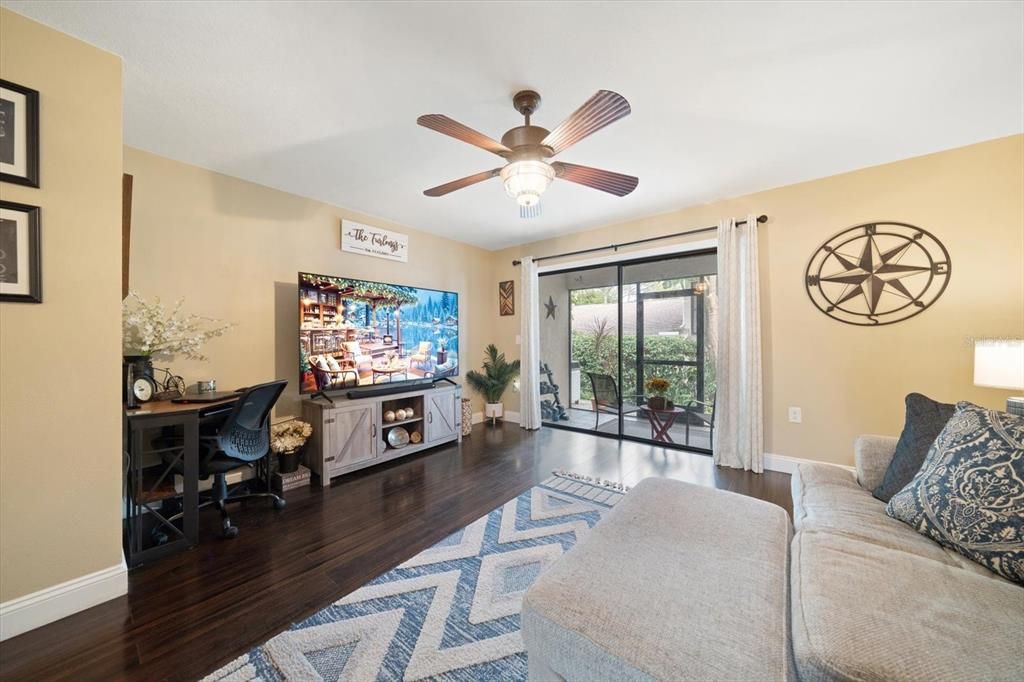 待售: $249,000 (2 贝兹, 1 浴室, 1248 平方英尺)