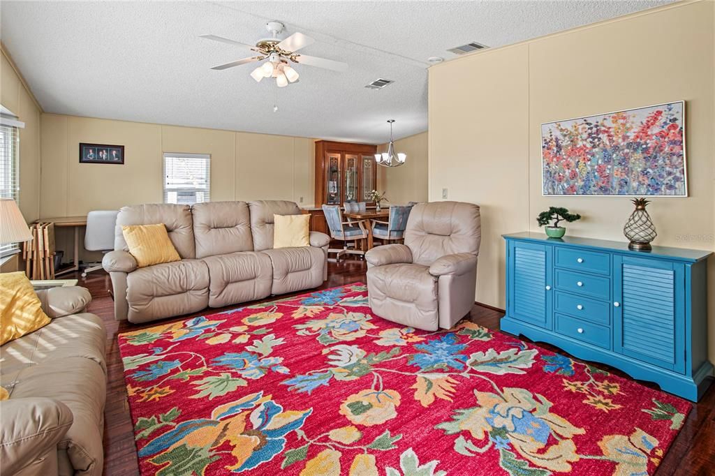 For Sale: $254,900 (2 beds, 2 baths, 1610 Square Feet)