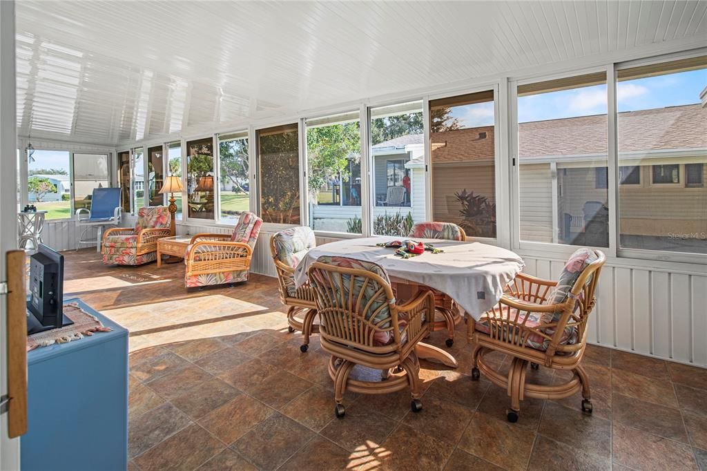 For Sale: $254,900 (2 beds, 2 baths, 1610 Square Feet)