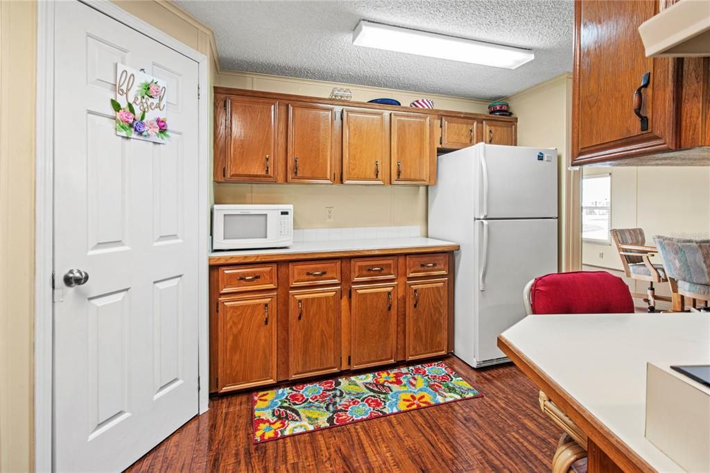 For Sale: $254,900 (2 beds, 2 baths, 1610 Square Feet)