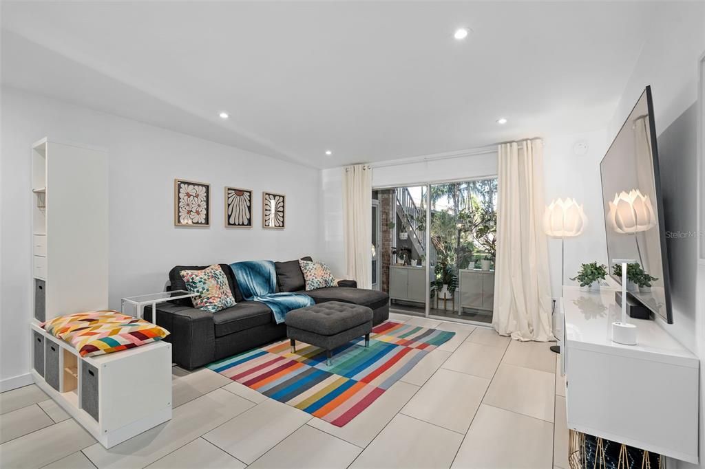 For Sale: $220,000 (2 beds, 1 baths, 1000 Square Feet)