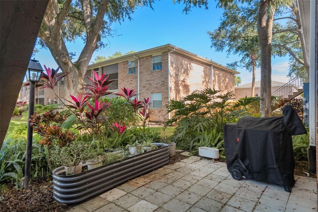 For Sale: $220,000 (2 beds, 1 baths, 1000 Square Feet)