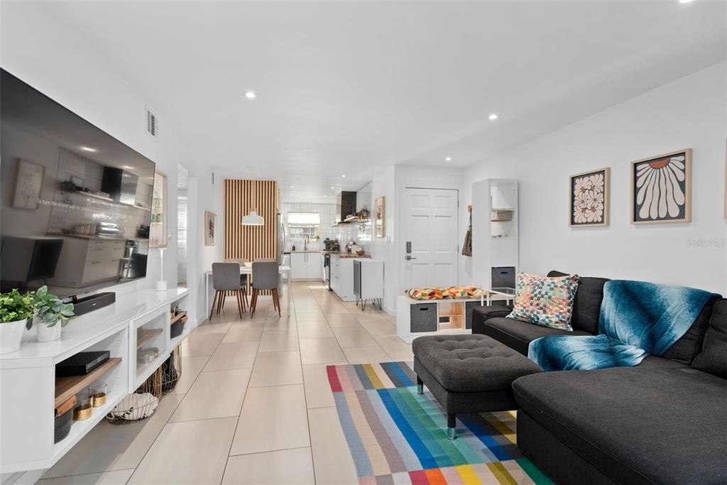 For Sale: $220,000 (2 beds, 1 baths, 1000 Square Feet)