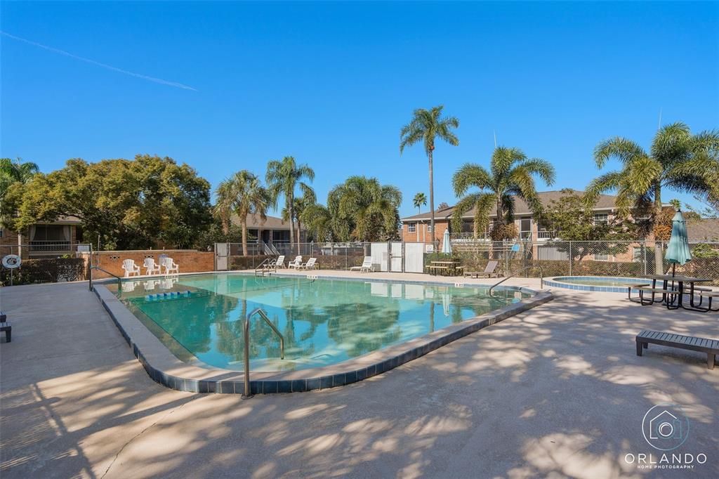 For Sale: $220,000 (2 beds, 1 baths, 1000 Square Feet)