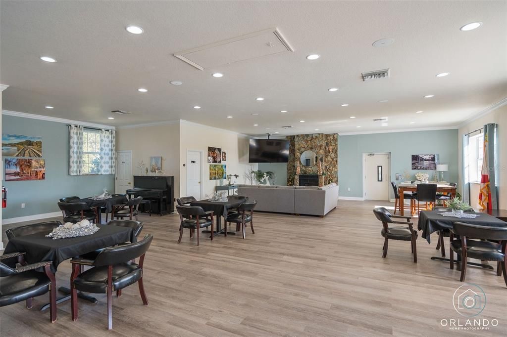 For Sale: $220,000 (2 beds, 1 baths, 1000 Square Feet)