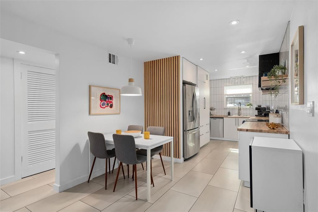 For Sale: $220,000 (2 beds, 1 baths, 1000 Square Feet)