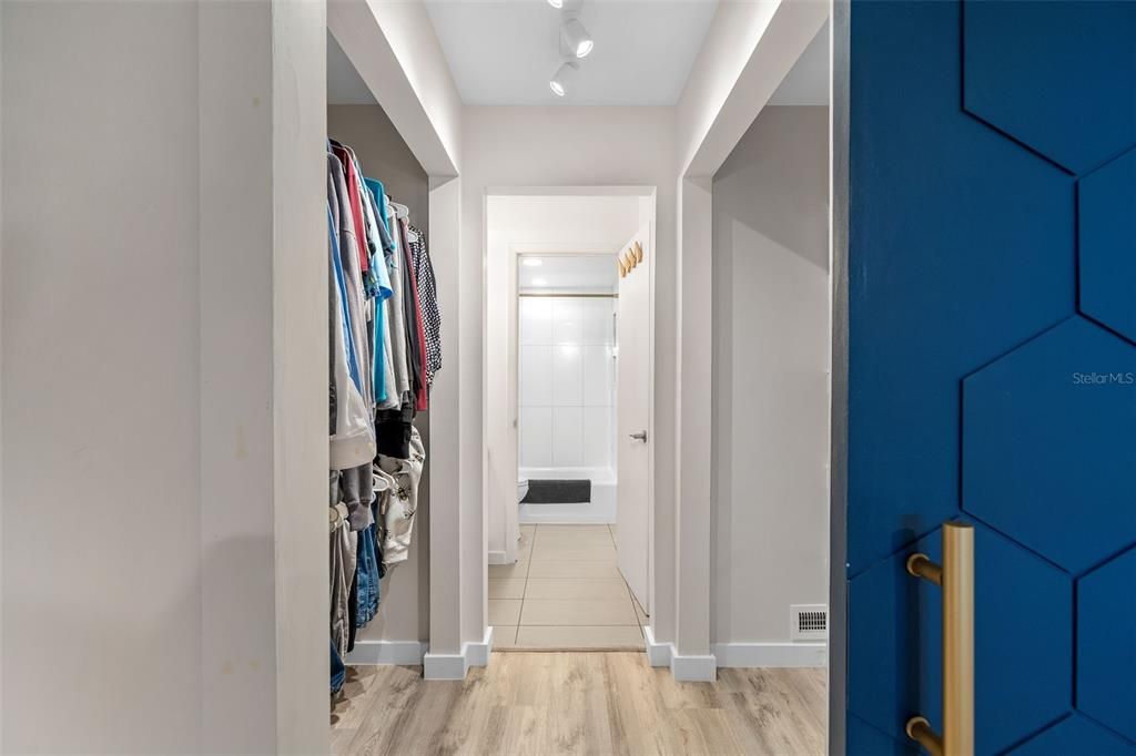 For Sale: $220,000 (2 beds, 1 baths, 1000 Square Feet)