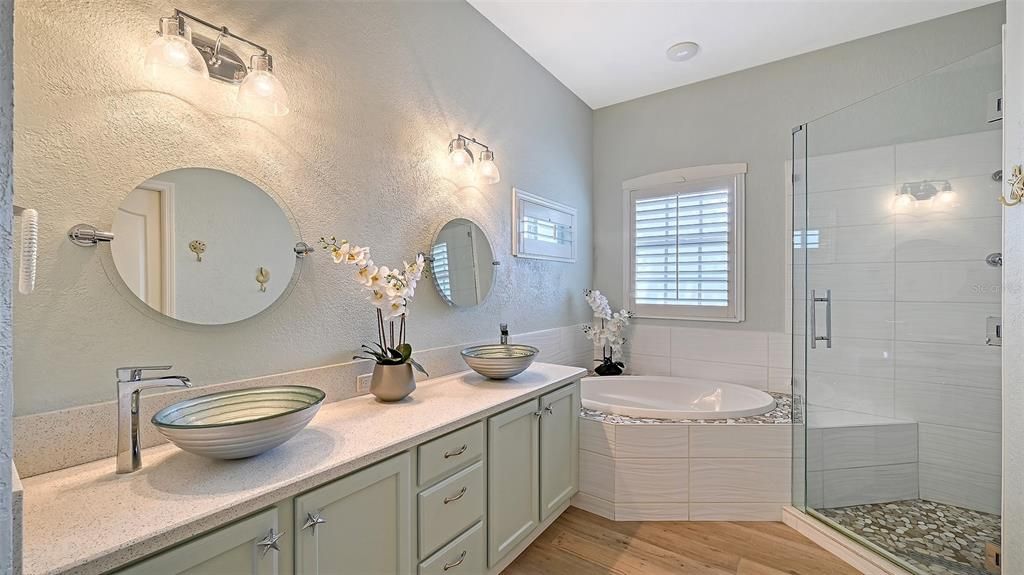 For Sale: $599,000 (3 beds, 2 baths, 2171 Square Feet)