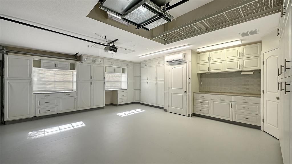 For Sale: $599,000 (3 beds, 2 baths, 2171 Square Feet)