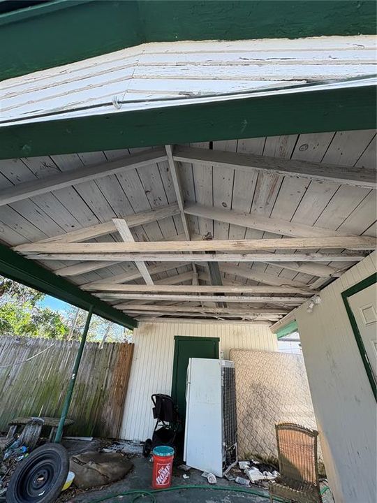 合同活跃: $74,005 (2 贝兹, 1 浴室, 912 平方英尺)