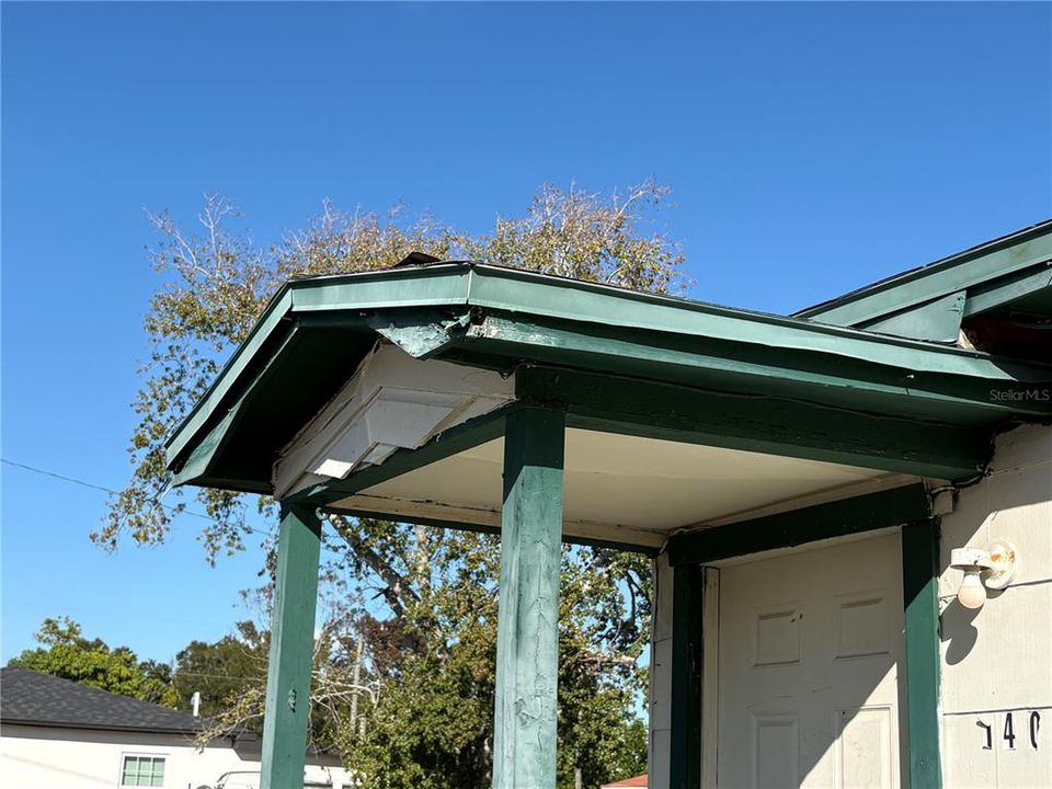 合同活跃: $74,005 (2 贝兹, 1 浴室, 912 平方英尺)