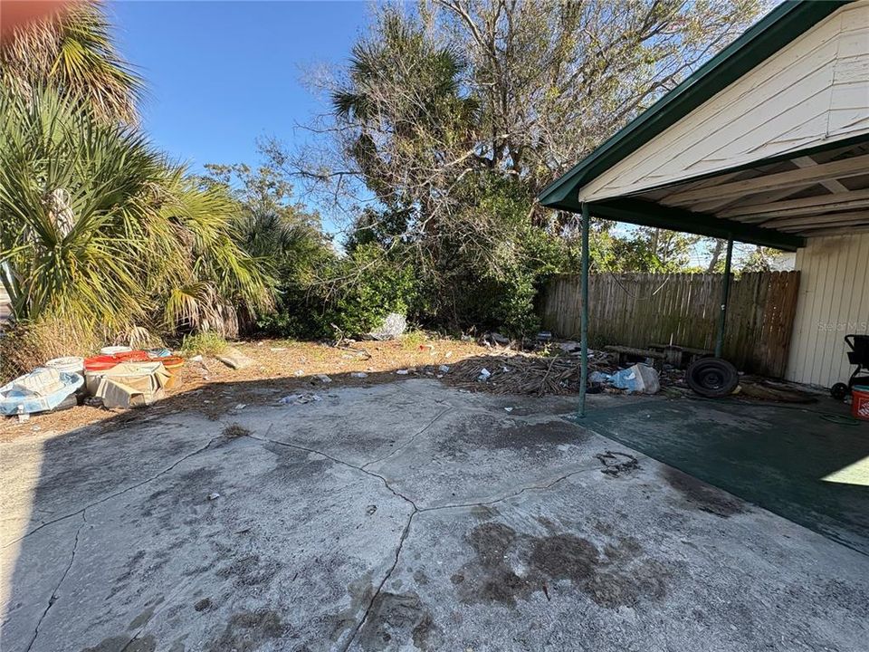 合同活跃: $74,005 (2 贝兹, 1 浴室, 912 平方英尺)