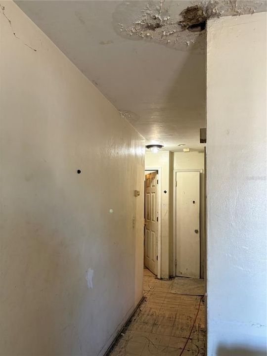 合同活跃: $74,005 (2 贝兹, 1 浴室, 912 平方英尺)