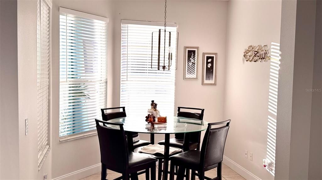 На продажу: $465,000 (4 спален, 3 ванн, 2315 Квадратных фут)