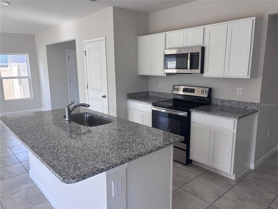 For Sale: $320,000 (3 beds, 2 baths, 1890 Square Feet)