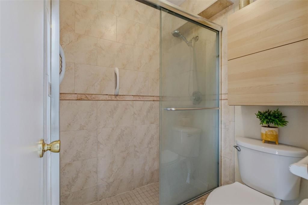 For Sale: $450,000 (2 beds, 2 baths, 966 Square Feet)