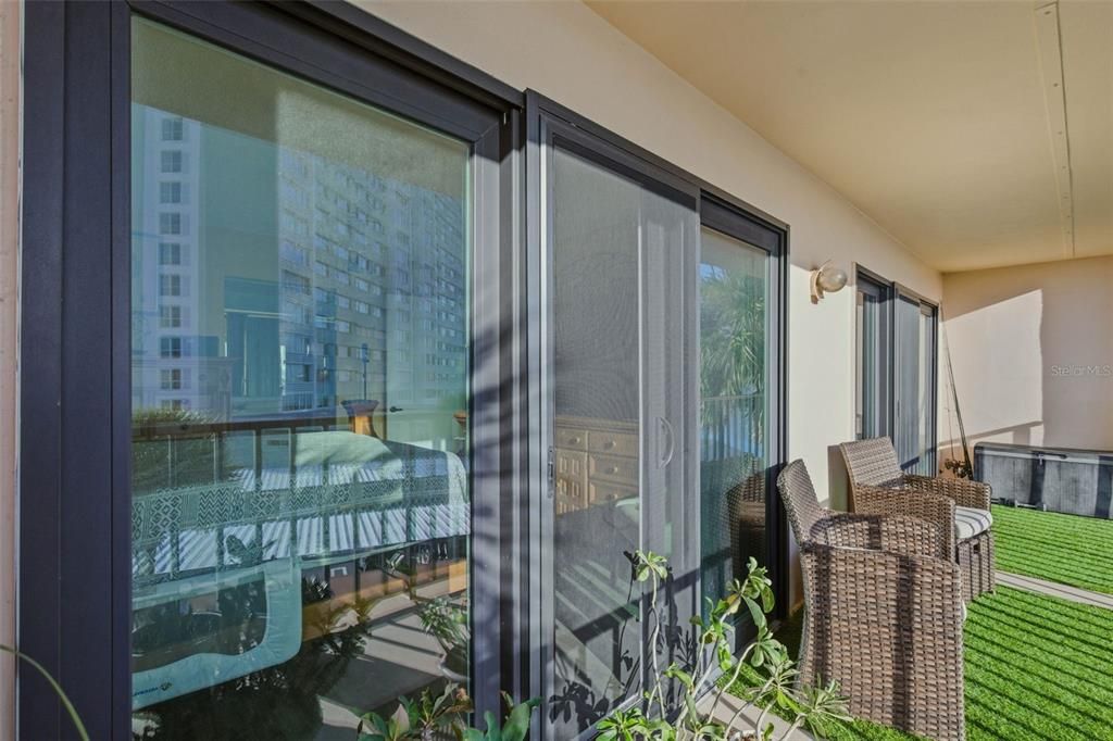 For Sale: $450,000 (2 beds, 2 baths, 966 Square Feet)