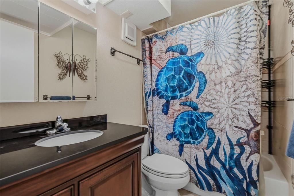 For Sale: $450,000 (2 beds, 2 baths, 966 Square Feet)