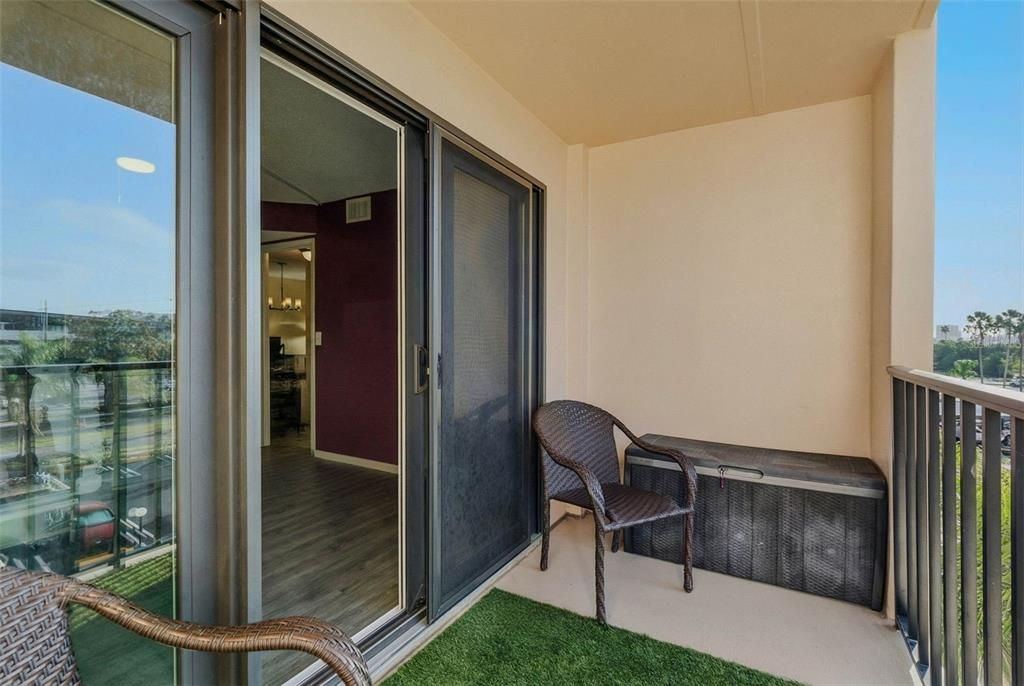 For Sale: $450,000 (2 beds, 2 baths, 966 Square Feet)