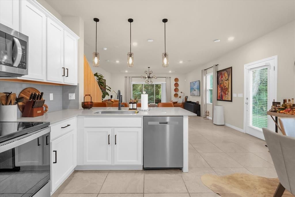 На продажу: $375,000 (3 спален, 2 ванн, 1782 Квадратных фут)