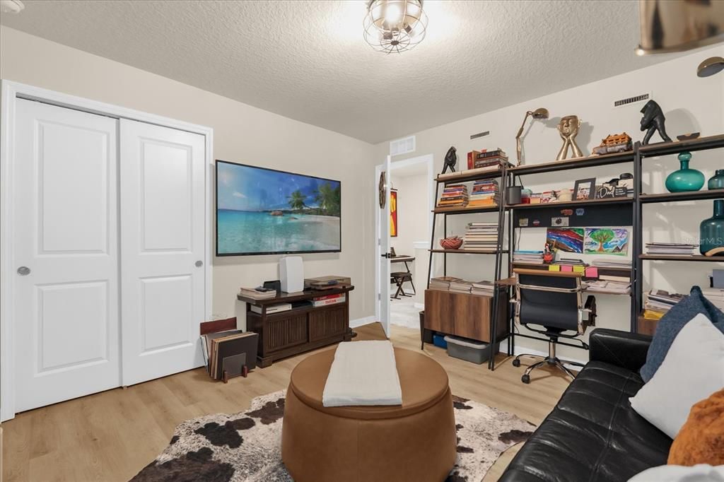 На продажу: $375,000 (3 спален, 2 ванн, 1782 Квадратных фут)