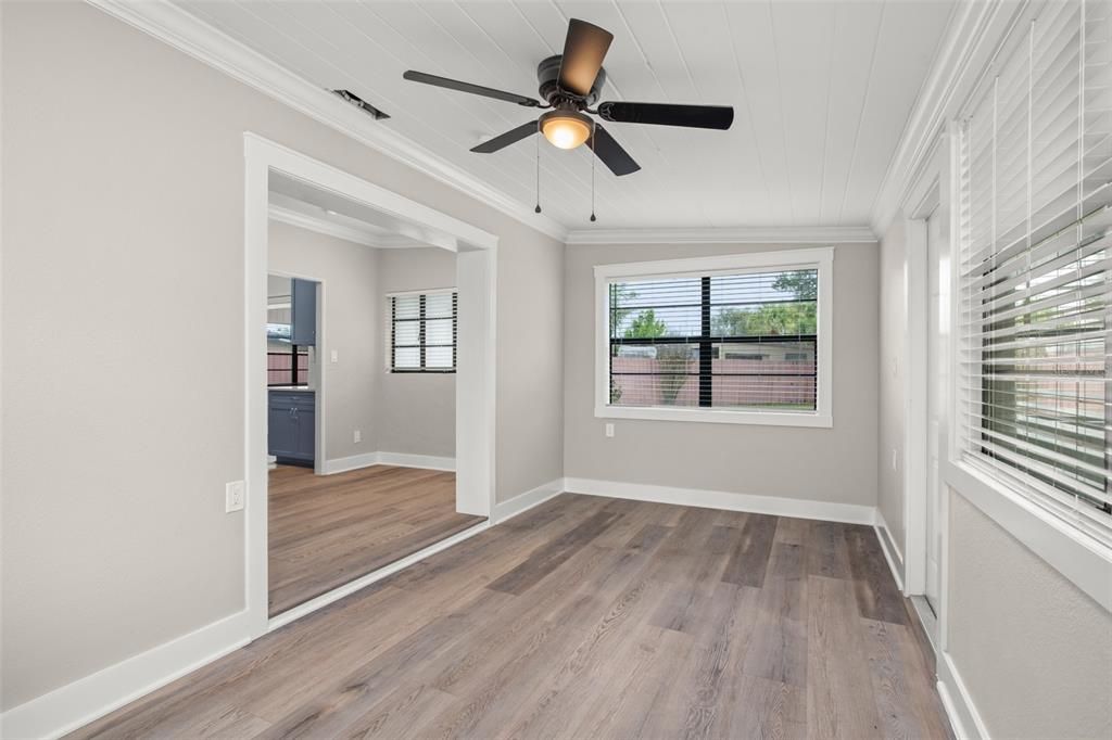 出租: $2,250 (3 贝兹, 1 浴室, 1269 平方英尺)