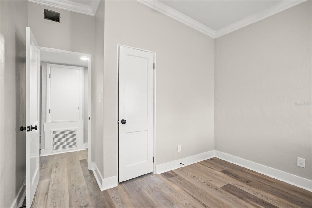 出租: $2,250 (3 贝兹, 1 浴室, 1269 平方英尺)