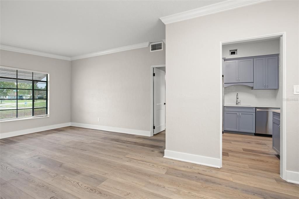 出租: $2,250 (3 贝兹, 1 浴室, 1269 平方英尺)