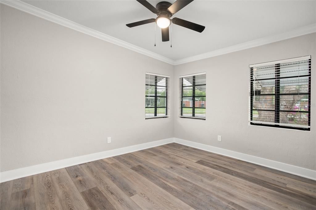 出租: $2,250 (3 贝兹, 1 浴室, 1269 平方英尺)