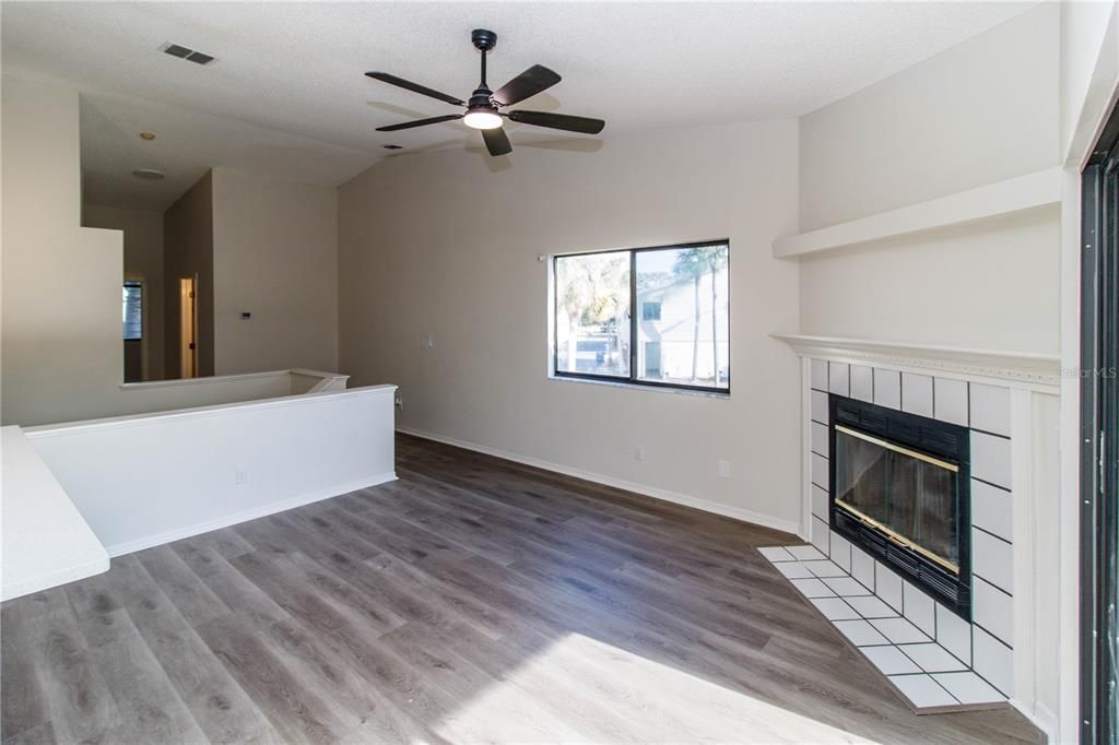 待售: $314,900 (3 贝兹, 2 浴室, 1114 平方英尺)