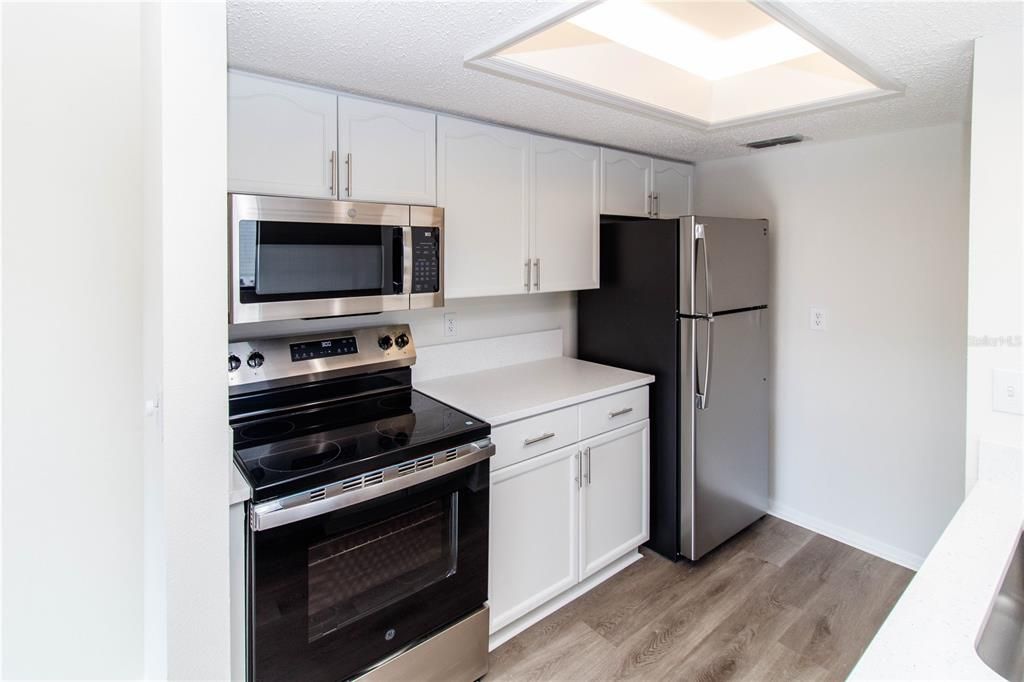 待售: $314,900 (3 贝兹, 2 浴室, 1114 平方英尺)